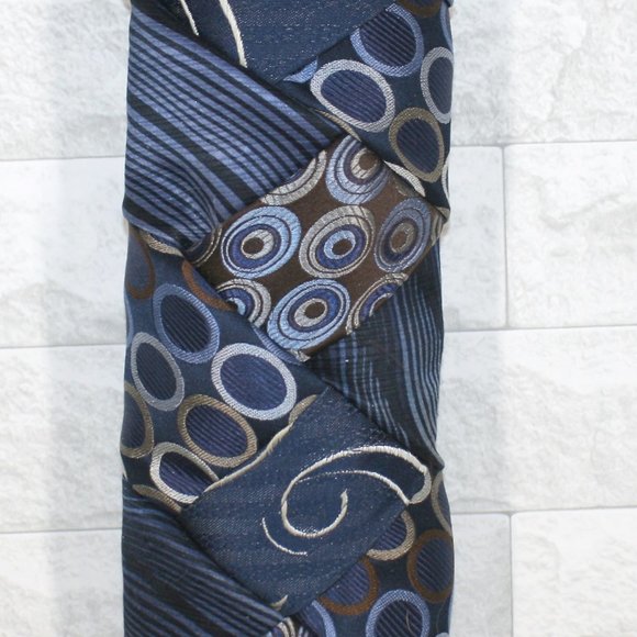 HAND CRAFTED Candy Cane Christmas Wall Art Wreath Decor Upcycled Neckties Blue - Picture 5 of 10